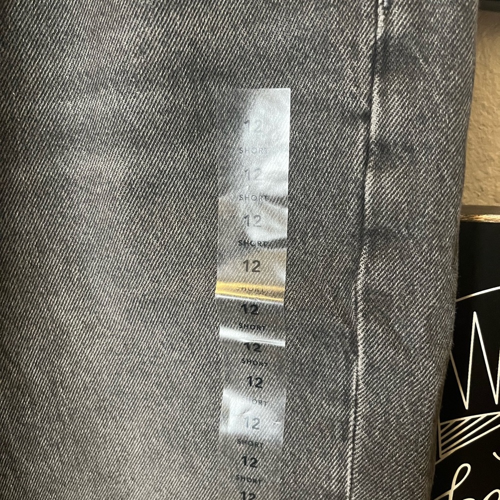 New with tags American Eagle  Gray Jeans - Picture 2 of 5